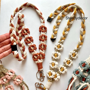 Cordón de poliéster de macramé con diseño floral, ecológico y duradero, con cierre de seguridad, para venta al por mayor, con logotipo personalizado, soporte para credencial de profesor, clip para llaves e identificación - Product Image 1