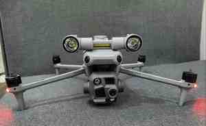 Combo Original Matrice 4T/4E con Gimbal y Foco Seguidor, Altavoz de Voz en Tiempo Real, Estación Multifuncional D-RTK 3, RC Plus 2 - Product Image 3