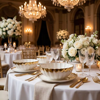 Service de vaisselle de luxe à bordure plume pour mariage, assiettes en porcelaine à rebord doré irrégulier pour banquets et traiteurs d'hôtels 5 étoiles (vente en gros)