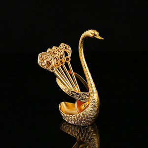 ชุดช้อนรูปหงส์โลหะผสมสไตล์ยุโรปสุดหรู สำหรับผลไม้ ของหวาน และกาแฟ ชุดของขวัญสำหรับธุรกิจ พร้อมที่วาง ดีไซน์พกพาสะดวก - Product Image 3