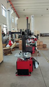 Cambiador <span class=keywords><strong>de</strong></span> neumáticos <span class=keywords><strong>de</strong></span> coche personalizable <span class=keywords><strong>de</strong></span> <span class=keywords><strong>segunda</strong></span> <span class=keywords><strong>mano</strong></span>, brazo oscilante, Runche, máquina <span class=keywords><strong>de</strong></span> neumáticos fabricada en China, diámetro máximo <span class=keywords><strong>de</strong></span> rueda <span class=keywords><strong>de</strong></span> 1040mm para - Product Image 4