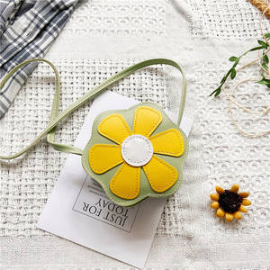 Borsa a tracolla con stampa a fiori a forma rotonda borsa a tracolla piccola borsa in pelle sintetica per bambini e bambine - Product Image 5