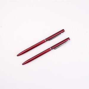 Bolígrafo Delgado Sonnet Rojo Rubí con Detalles en Oro - Product Image 1