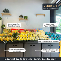 Robuuste, duurzame wandgemonteerde fruitpresentatieplank van staal en hout, aanpasbaar voor winkels met verse producten