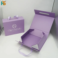 Boîte cadeau de luxe pour vêtements en matériaux recyclés avec logo imprimé personnalisé, couvercle magnétique et poignées pour chaussettes