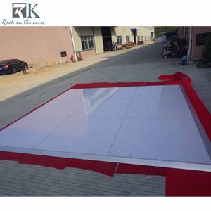 Pista de baile blanca brillante para fiestas y eventos, pista de baile negra a cuadros para decoraciones de bodas - Product Image 1