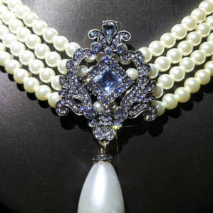 قلادة نسائية متعددة الطبقات من QS مزينة باللؤلؤ المقلد مجوهرات نسائية للقلادة - Product Image 4