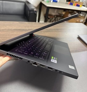 โน้ตบุ๊กเกมมิ่ง <span class=keywords><strong>Asus</strong></span> ROG Zephyrus M15 รุ่นดั้งเดิม สำหรับแล็ปท็อป <span class=keywords><strong>Asus</strong></span> ซีพียู <span class=keywords><strong>I7</strong></span>-10th  การ์ดจอ Geforce RX2060 - Product Image 6