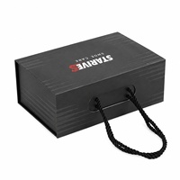 Boîte à chaussures pliable magnétique gain de place, noir mat, personnalisable avec logo, pour chaussures de sport, avec poignée en corde