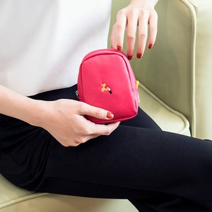Mini bolsa de <span class=keywords><strong>maquillaje</strong></span> portátil con logotipo personalizado, bolsa de cosméticos de viaje de moda, <span class=keywords><strong>neceser</strong></span> impermeable de poliéster - Product Image 4