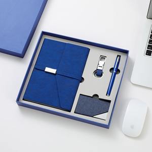 Ensemble cadeau de bureau en daim rouge avec carnet, stylo, porte-cartes et porte-clés pour les promotions d'entreprise, OEM accepté - Product Image 2