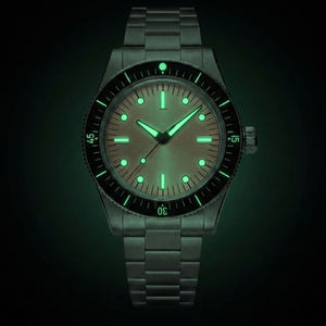 Montre de plongée automatique SW200 personnalisée OEM avec cadran brossé soleil saumon, étanche 200M, lunette rotative et verre saphir bombé - Product Image 3