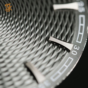 28.5/35Mm Guilloche Xem Quay Số Với Lịch Cửa Sổ Cá Nhân Tùy Biến Khắc Logo Thấp Moq Đồng Hồ Nhà Sản Xuất Các Bộ Phận - Product Image 3