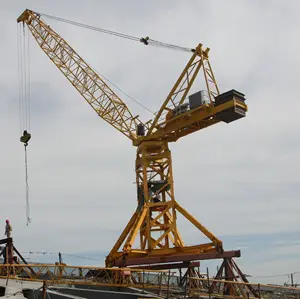 Büyük iç tırmanma HTD3023-10t sökülmesi için kule vinci Derrick vinç