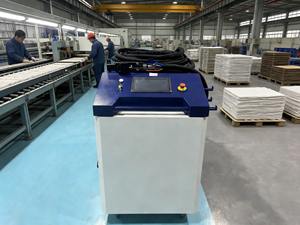 Máquina de Limpieza Láser de Fibra de 6000W, Equipo Industrial para Eliminar Óxido, Aceite, Pintura y Revestimientos de Metal - Product Image 1