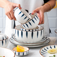 Vente en gros de vaisselle en céramique de style japonais peinte à la main, en porcelaine fine, pour hôtels, motif Joyeux et Porte-Bonheur, logo personnalisé
