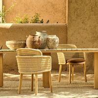 Ensemble table et chaises de jardin nordique - Teck et rotin tressé en PE, résistant à l'eau et à la corrosion, mobilier de patio en bois massif