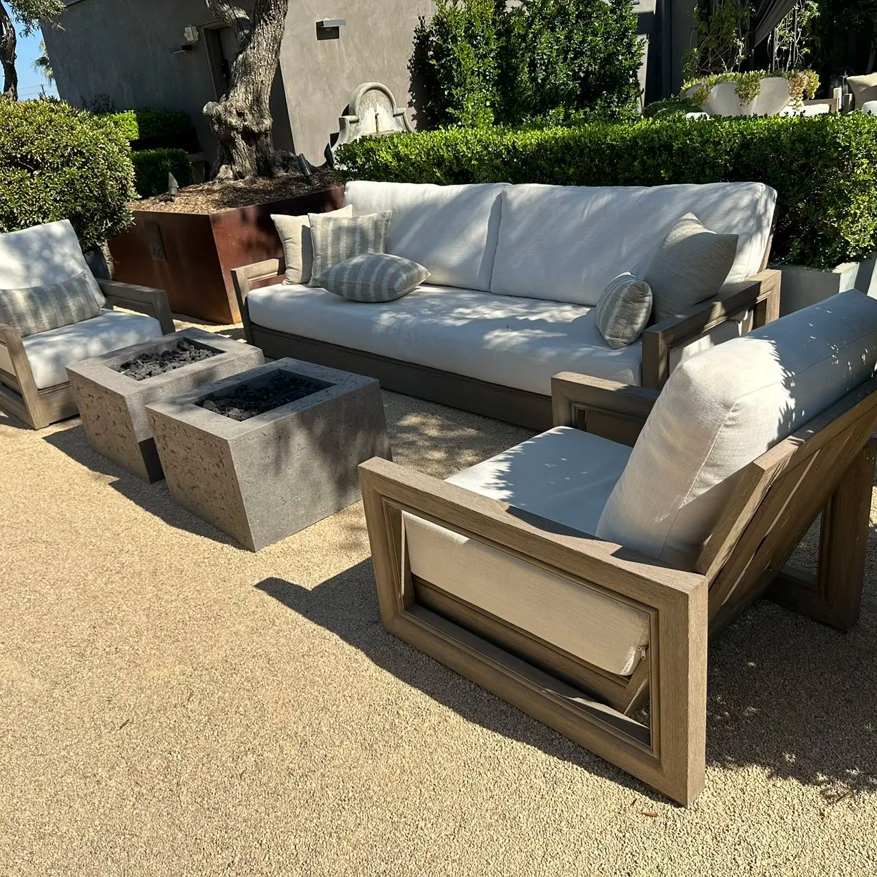 2024 Modern Wholesale Luxury solid Teak Natural Wooden Frame Garden Patio Outdoor Couch Sofa
