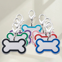 Plaque d'identification pour animaux de compagnie en métal à motifs pattes et os aux couleurs vives, gravure DIY, pendentif durable pour chaton et chiot