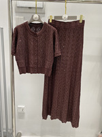 Nouvel ensemble de luxe en maille pour femme, style modeste, collection Printemps 2026, avec perles en strass, col rond, décontracté, 2 pièces : pull et jupe midi