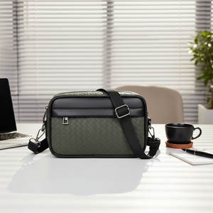 Sac Messenger en Cuir Vintage de Designer Imperméable pour Homme - Product Image 6