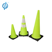 Cône de signalisation routière en PVC coloré de 70 cm et 1,7 kg avec anneau – Produit d'avertissement routier