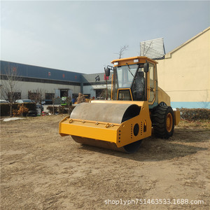Rodillo Vibratorio de un Solo Tambor, Diseño Compacto Diésel para Construcción de Carreteras y Compactación de Suelos - Product Image 5