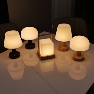 <span class=keywords><strong>Lampe</strong></span> de table moderne <span class=keywords><strong>rechargeable</strong></span> avec veilleuse sans fil en forme de champignon, à piles, à gradation tactile progressive pour chambre à coucher et chevet - Product Image 1