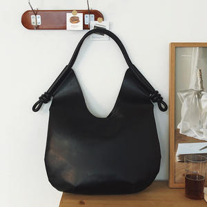 Bolso Tote de Gran Capacidad, Estilo Retro Vintage de Alta Gama, Versátil, de PU, para Mujer, para Llevar Bajo el Brazo o Cruzado - Product Image 3