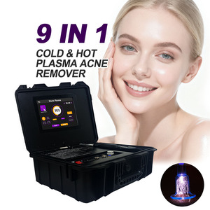 Appareil de soin de la peau à froid Elite 9 en 1 pour la réduction des ridules et le resserrement des paupières avec des soins non invasifs - Product Image 1