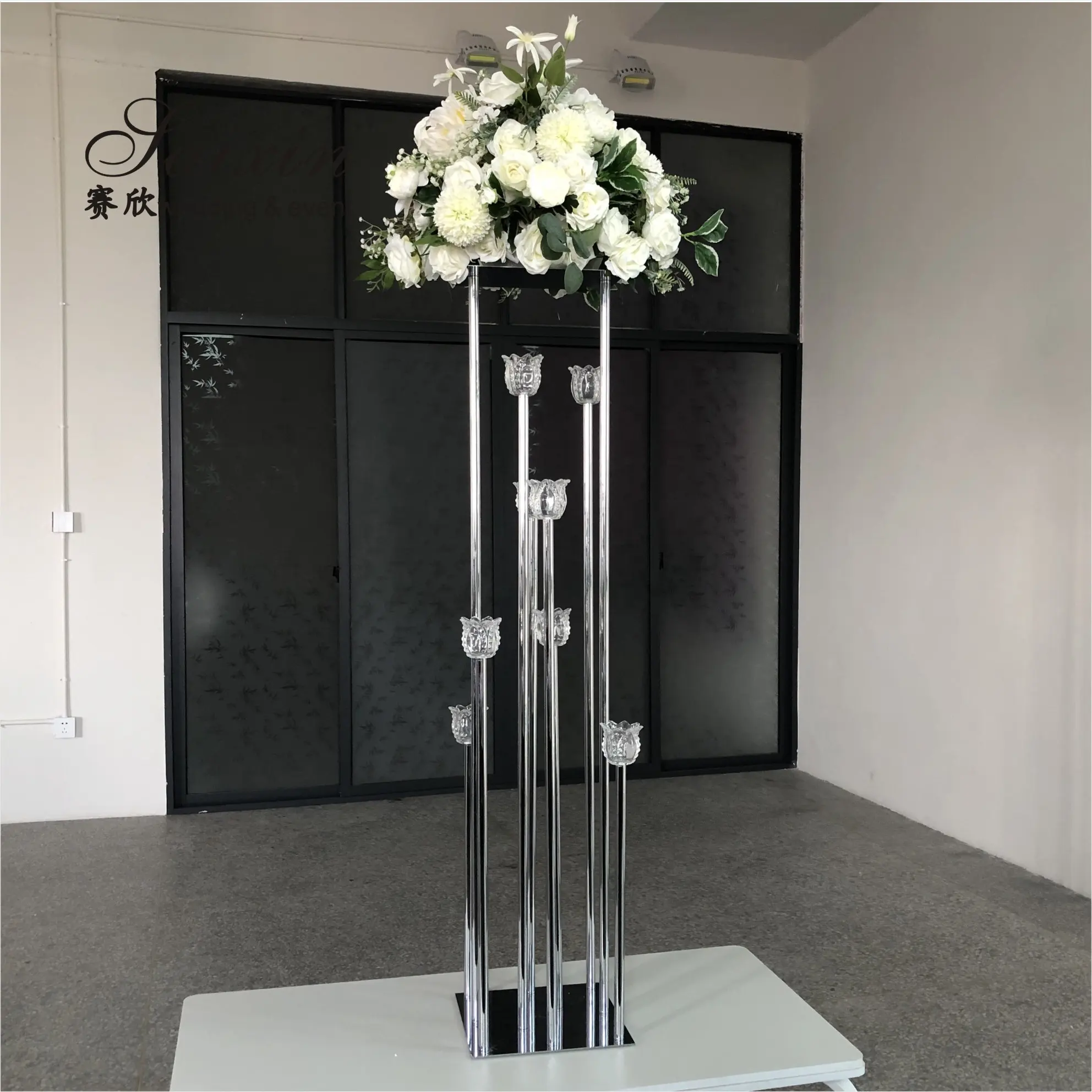 गर्म बिक्री शादी की सजावट उद्यानपथ खंभे फूल 10 मोमबत्ती धारक के साथ खड़ा है