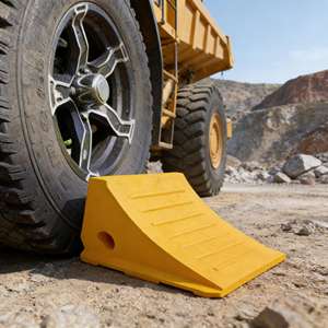 Cuña de rueda de PU de alta calidad de 60 toneladas, tapón de rueda de plástico, bloques de rueda de estacionamiento para camiones, remolques de viaje para autocaravanas - Product Image 1