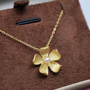 Collier pendentif minimaliste en forme de fleur en argent 925 plaqué or UM Jewelry, perle d'eau douce naturelle, unisexe, pour mariage et fête - Product Image 6