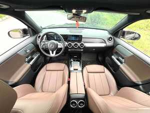 Mercedes GLB180 2021, SUV con Asientos Flexibles, 7 Configuraciones y Techo Panorámico, Vehículo Familiar Usado de Lujo - Product Image 4