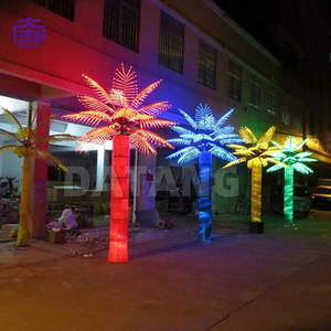 Lumière LED en forme de palmier énergique avec feuilles tropicales lumineuses pour la décoration des fêtes de Noël et du Nouvel An - Product Image 4