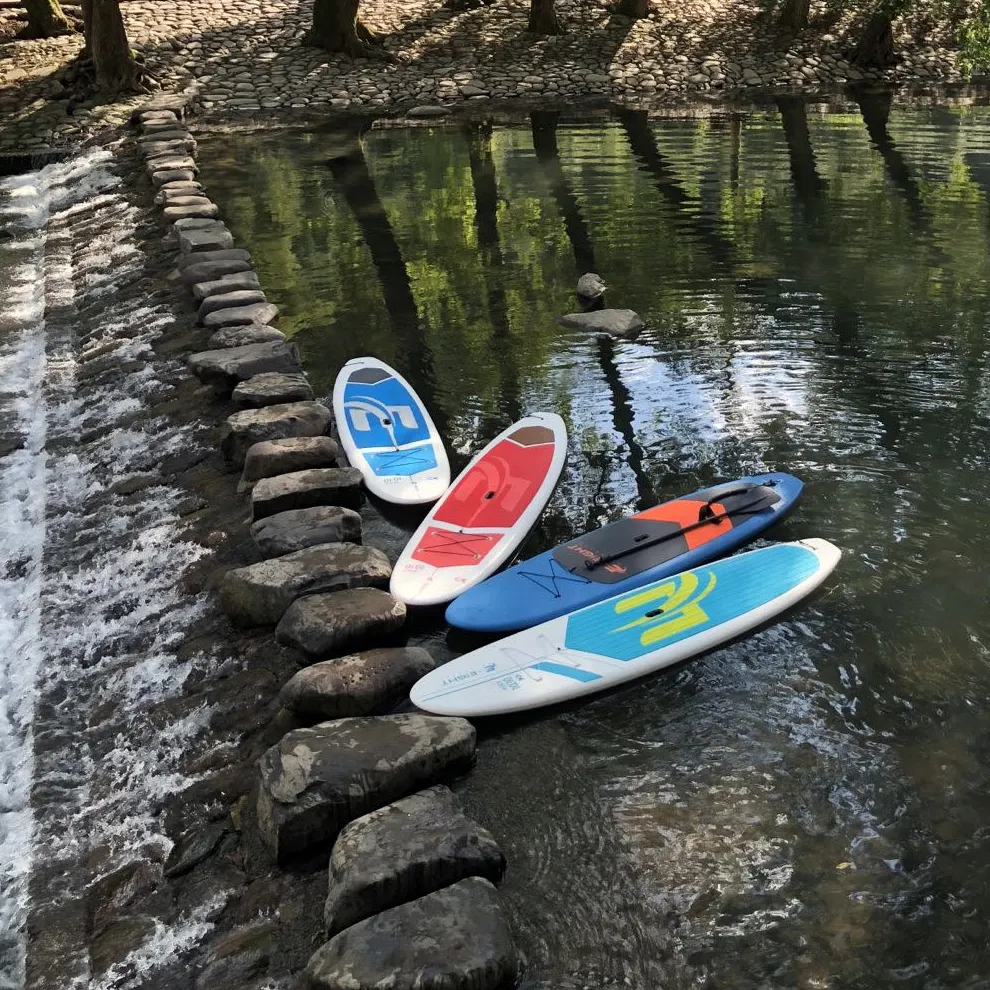 Atacado plástico rígido sup stand up paddle board para o mercado alugado