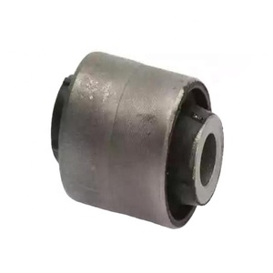 MN100110 <span class=keywords><strong>ASX</strong></span> Van Lancer cuatro puertas sedán eje trasero inferior brazo de Control de tracción buje para <span class=keywords><strong>Mitsubishi</strong></span> bujes de suspensión de coche - Product Image 1