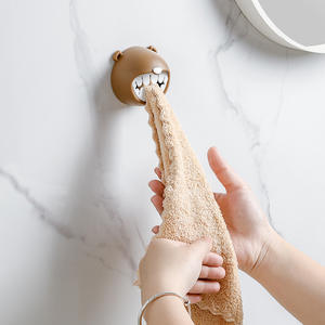 Porte-serviettes mignon en forme d'ours avec trois rangées de crochets, adhésif sans perçage, rangement pour réfrigérateur, salle de bain, balcon, montage mural - Product Image 3