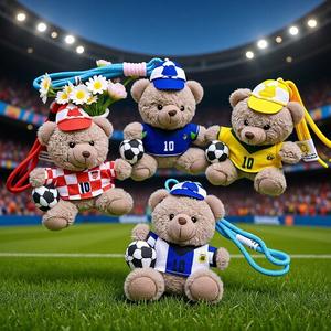 Nuevo Llavero con Colgante de Oso de Peluche de Algodón PP Suave con Gorra de Jersey, Regalo para Fanáticos del Fútbol - Product Image 5