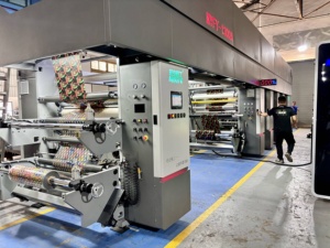 Máquina Automática de Impresión y Laminación de 1300 mm, Velocidad de Laminación de 200 m/min <span class=keywords><strong>para</strong></span> Industrias, Películas, Bolsas de <span class=keywords><strong>Ropa</strong></span> - Product Image 2