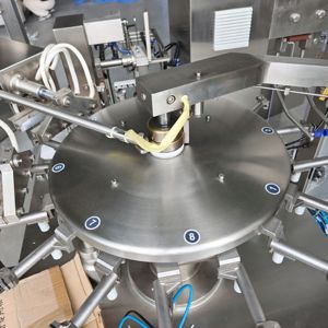 Eight-station Litter <b>Packaging</b> <b>Machine</b> Equipped With a Coding and Dust Removal System <b>Packaging</b> <b>Machine</b> - Product Image 6