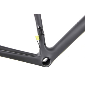 700C Road Frameset With Disc Compatibility Full Internal Cable Routing BB86 Specification Flat Mount Design R1058B T700 Carbon R - Product Image 6
