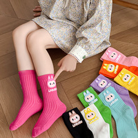 Chaussettes pour enfants les plus vendues Printemps-Automne, mi-mollet, pour garçons, filles et bébés, colorées, tendance, avec motifs de dessins animés, vente en gros