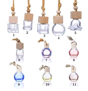 Perfume colgante para coche Botella de vidrio vacía 8ml 10ml para difusor de aceites esenciales Fragancia Botella de perfume cuadrada esmerilada negra - Product Image 1