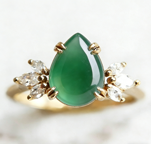 Bague de fiançailles romantique Alexander pour femme en or massif 18 carats avec sertissage à griffes et pierre précieuse taille poire - Product Image 3