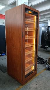 El revestimiento de madera de cedro de 1,8 m de altura elimina el humidificador de cigarros negros de amoníaco con puerta de vidrio desempañadora automática - Product Image 5