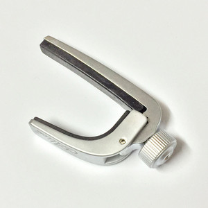 Capodastre pour guitare acoustique électrique à une main, basse, violon, ukulélé - 3 couleurs, en acier et alliage de zinc - Product Image 3