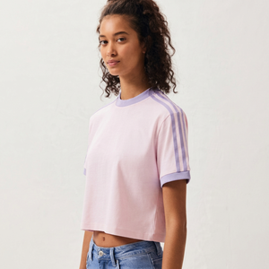 เสื้อยืดครอปสีชมพูสไตล์สปอร์ตสำหรับผู้หญิงสำหรับฤดูร้อน พร้อมแถบสีลาเวนเดอร์ คอกลม - Product Image 1