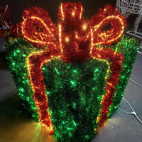 Fabricant chinois Shengyue, vente en gros de boîtes cadeaux de Noël en PVC, décoration lumineuse en forme d'ours, projecteur extérieur IP65, éclairage LED de paysage pour les fêtes