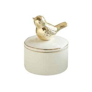 Scatola Portaoggetti in Porcellana Bianca Monocromatica con Finitura Dorata, Stile Nordico Semplice ed Europeo, Creativa per Gioielli o Candele - Product Image 5